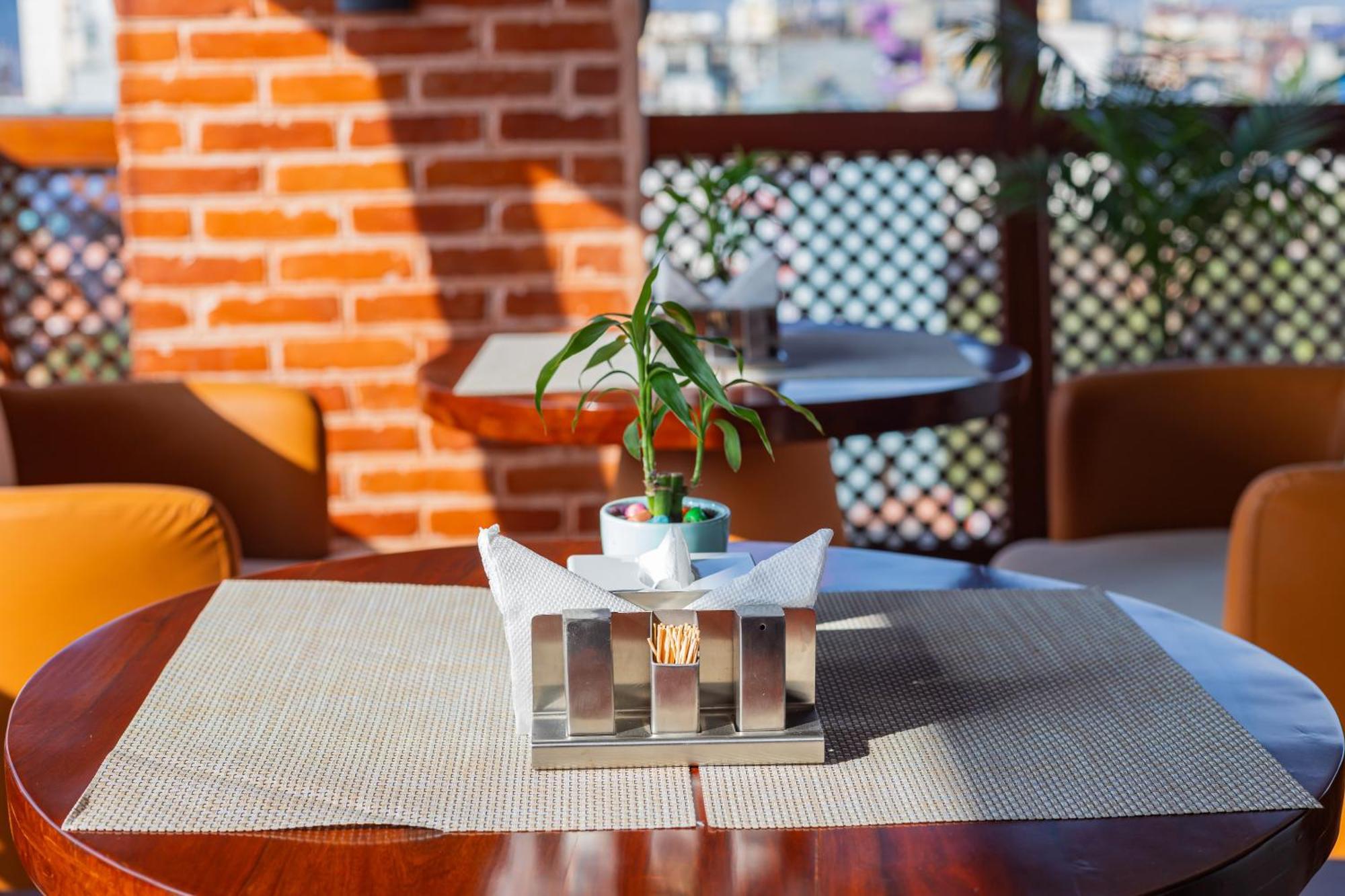 Hotel Timber House By Tara Group Kathmandu Esterno foto